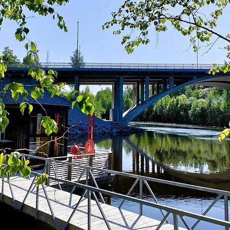 Tehdassaari Hq - Paeaekonttori