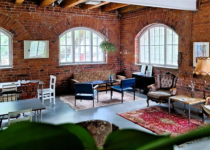 Tehdassaari Hq - Paeaekonttori