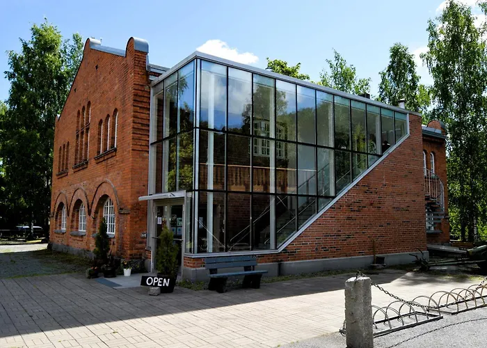 Tehdassaari Hq - Paeaekonttori